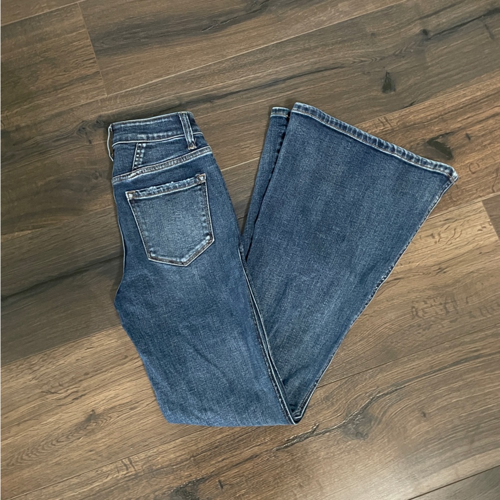 High Rise Flare Jean - Picture 4 of 5